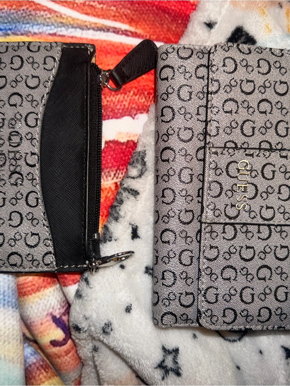 GUESS Beige and Black Logo Print purse, wallet, with Matching Pouch - Picture 2 of 3